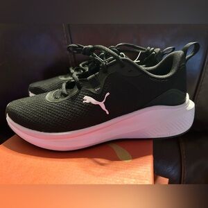 Puma Women's Black and White Sneakers NEW